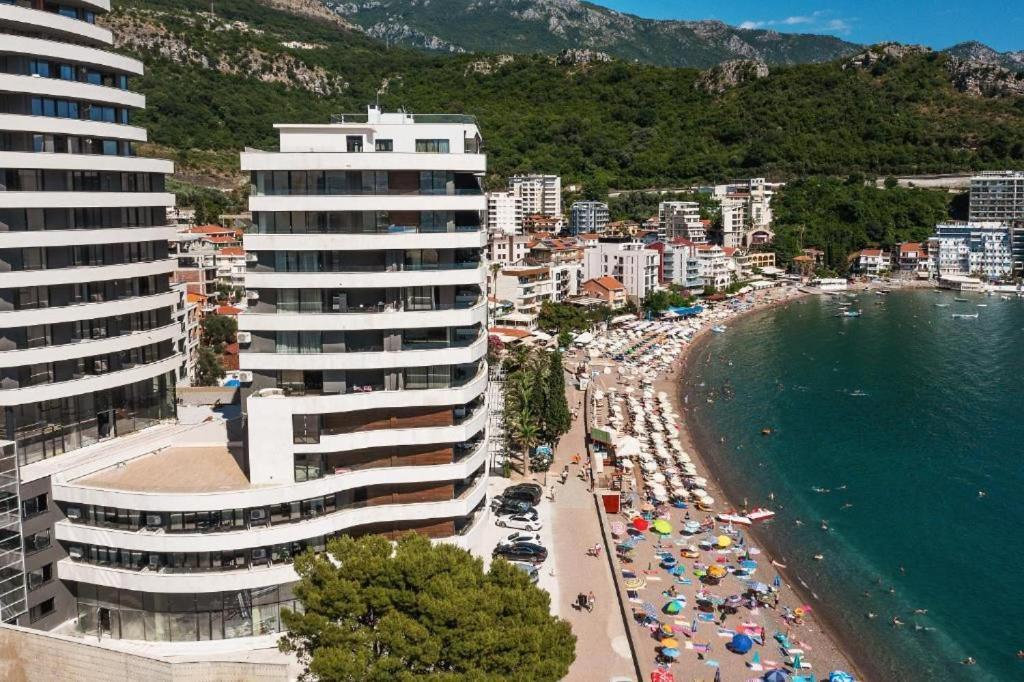 La Fiaba Rafailovici Apartment Exterior foto